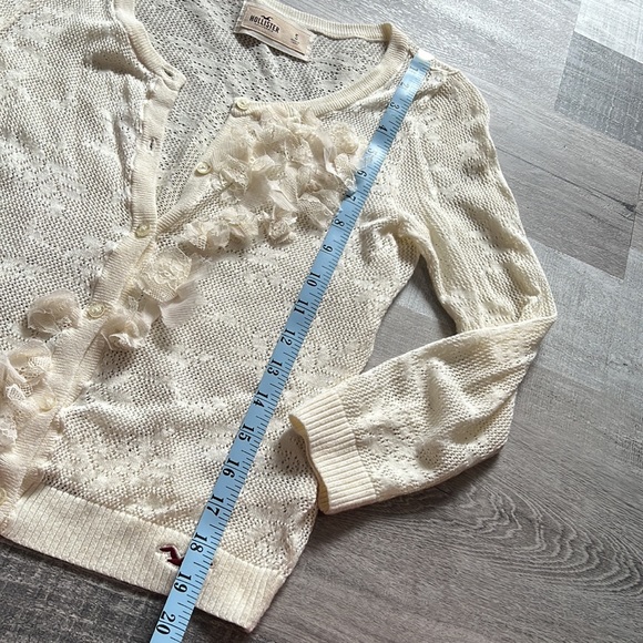 Hollister Ivory Cream Lace Cardigan Sweater with Floral Details Size Small - Picture 8 of 10